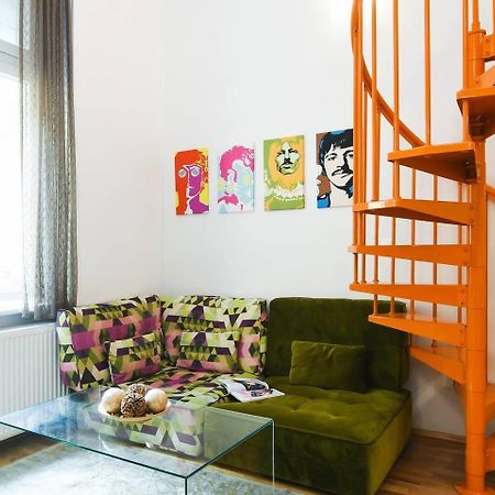 Central & Colorful Studio With Air Conditioning Budapest Eksteriør bilde