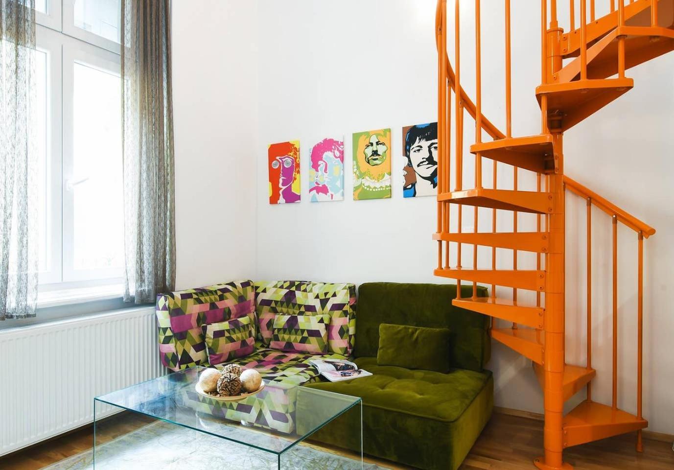 Central & Colorful Studio With Air Conditioning Budapest Eksteriør bilde